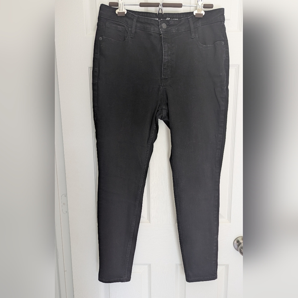 Old Navy Women's Skinny Jeans - Black